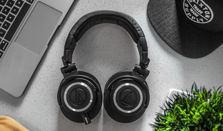 How to choose the headphones with the right sound?